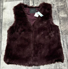 Load image into Gallery viewer, Talula burgundy fake fur vest - Hers size XS
