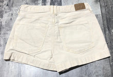Load image into Gallery viewer, American Eagle cream corduroy high rise shorts - Hers size 4
