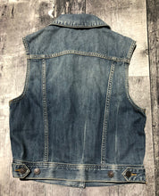 Load image into Gallery viewer, Talula blue denim vest - Hers size M
