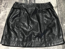 Load image into Gallery viewer, Free People black fake leather short skirt - Hers size 2
