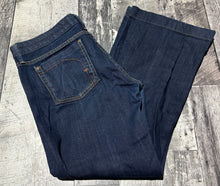 Load image into Gallery viewer, Fidelity dark blue low rise flare jeans - Hers size 32
