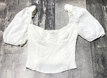 Load image into Gallery viewer, Wilfred white cropped blouse - Hers size XS
