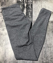 Load image into Gallery viewer, lululemon grey low rise leggings - Hers size 6
