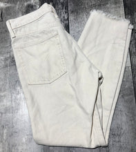 Load image into Gallery viewer, Levis cream high rise wedgie jeans - Hers size 26
