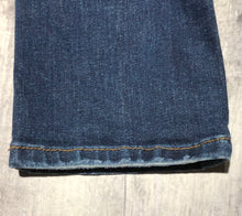 Load image into Gallery viewer, Joe’s blue slim mid rise jeans - Hers size 26
