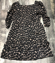 Load image into Gallery viewer, Juicy Couture black/baby pink 100% silk dress - Hers size 4
