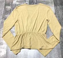Load image into Gallery viewer, Wilfred yellow crop long sleeve blouse - Hers size S
