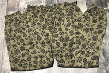 Load image into Gallery viewer, Wilfred green/black high rise pants - Hers size S
