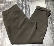 Load image into Gallery viewer, Wilfred brown mid rise cuffed pants - Hers size 6
