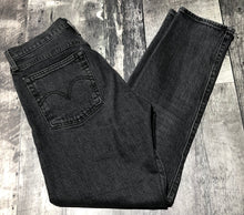Load image into Gallery viewer, Levi’s grey high rise wedgie straight jeans - Hers size 26
