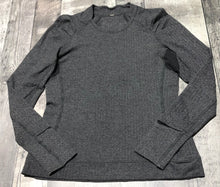 Load image into Gallery viewer, lululemon grey/black long sleeve athletic top - Hers size 8
