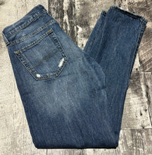 Load image into Gallery viewer, Lucky Brand blue mid rise jeans - Hers size 2
