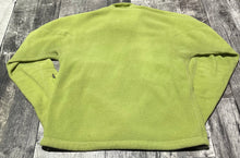 Load image into Gallery viewer, MEC green fleece sweater - Hers size M
