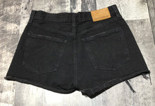 Load image into Gallery viewer, Denim Forum black high rise denim shorts - Hers size 26
