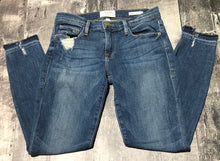 Load image into Gallery viewer, Frame blue mid rise crop skinny jeans - Hers size 25

