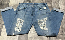 Load image into Gallery viewer, 7 for all mankind mid rise ripped jeans - Hers size 27
