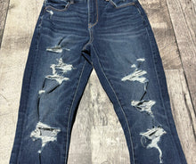 Load image into Gallery viewer, American Eagle blue high rise jeans - Hers size 2
