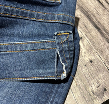 Load image into Gallery viewer, Hudson blue low rise flare jeans - Hers size 28
