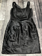 Load image into Gallery viewer, White House Black Market black dress - Hers size 6
