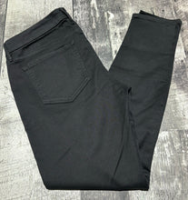 Load image into Gallery viewer, Guess black low rise pants - Hers size 29
