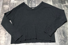 Load image into Gallery viewer, TNA black crop long sleeve shirt - Hers size XS
