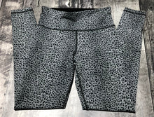 Load image into Gallery viewer, Sweaty Betty black/light grey leggings - Hers size XS
