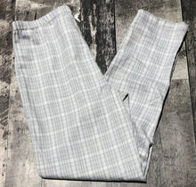 Load image into Gallery viewer, Harlow grey/white high rise pants - Hers size S
