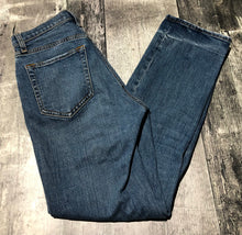 Load image into Gallery viewer, Abercrombie &amp; Fitch blue high rise ankle jeans - Hers size 26
