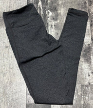 Load image into Gallery viewer, TNA grey leggings - Hers size S
