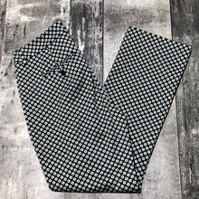 Load image into Gallery viewer, MaxMara high rise capri - Hers size approx S
