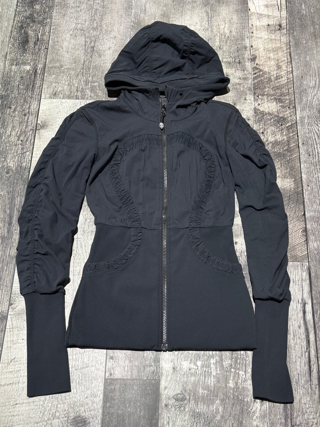 lululemon black zip up hoodie - hers size 4