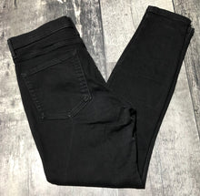 Load image into Gallery viewer, Everlane black high rise skinny jeans - Hers size 27
