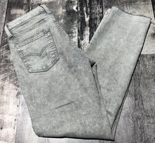 Load image into Gallery viewer, Levi light grey high rise straight jeans - Hers size 28
