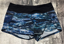 Load image into Gallery viewer, lululemon black/blue shorts - Hers size 6
