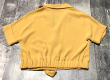 Load image into Gallery viewer, Babaton yellow cropped blouse - Hers size XXS

