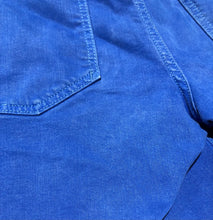 Load image into Gallery viewer, Pilcro bright blue bermuda shorts - Hers size 30
