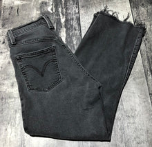 Load image into Gallery viewer, Levi’s grey high rise ribcage straight jeans - Hers size 25
