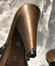 Load image into Gallery viewer, Aldo black/brown sandal heel - Hers size 4
