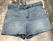 Load image into Gallery viewer, GAP blue high rise denim shorts - Hers size 2
