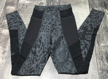 Load image into Gallery viewer, lululemon black/grey high rise leggings - Hers size approx XS

