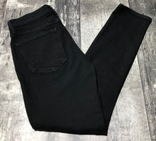 Load image into Gallery viewer, Citizens of Humanity black high rise skinny jeans - Hers size 27
