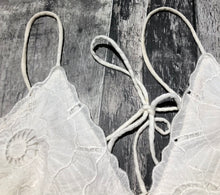 Load image into Gallery viewer, Free People white crop tank blouse - Hers size XS
