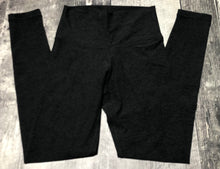 Load image into Gallery viewer, TNA black leggings - Hers size XS
