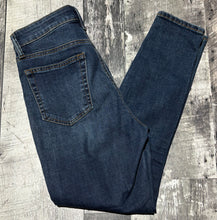 Load image into Gallery viewer, Lucky Brand dark blue high rise skinny ankle jeans - Hers size 6
