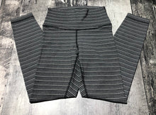 Load image into Gallery viewer, lululemon black/white high rise cropped legging - Hers size approx S
