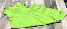 Load image into Gallery viewer, Wayf bright green dress - Hers size M
