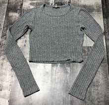 Load image into Gallery viewer, Wilfred Free grey crop long sleeve - Hers size XXS
