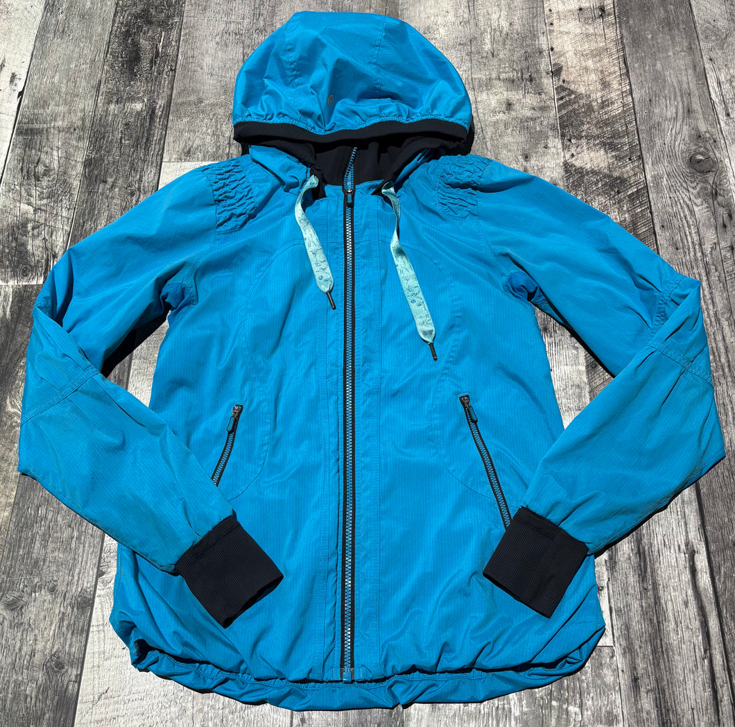 lululemon blue/black light jacket - Hers size 6