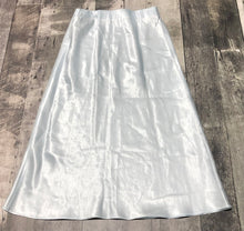 Load image into Gallery viewer, Babaton baby blue mid length skirt - Hers size 2
