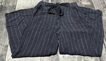 Load image into Gallery viewer, Wilfred navy/white pants - Hers size XS
